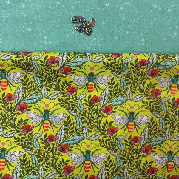 Quilted Pouch KIT - pattern by UhOh Creations - Tula BEE